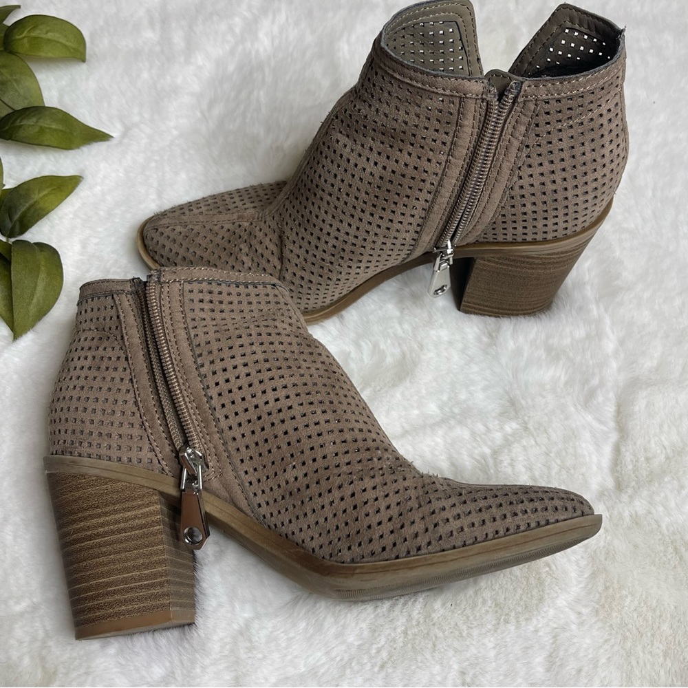 DV Ankle Booties